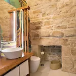 Eclissi לינה וארוחת בוקר 3*